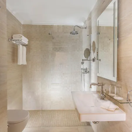 Luxury Olympic Palace KLV