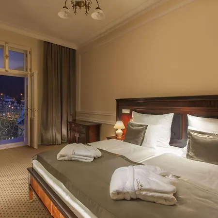 Luxury Olympic Palace 5* Κάρλοβι Βάρι