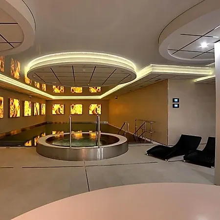Luxury Olympic Palace Κάρλοβι Βάρι