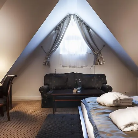 Luxury Olympic Palace מלון 5*