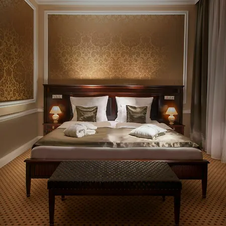 호텔 Luxury Olympic Palace 5*
