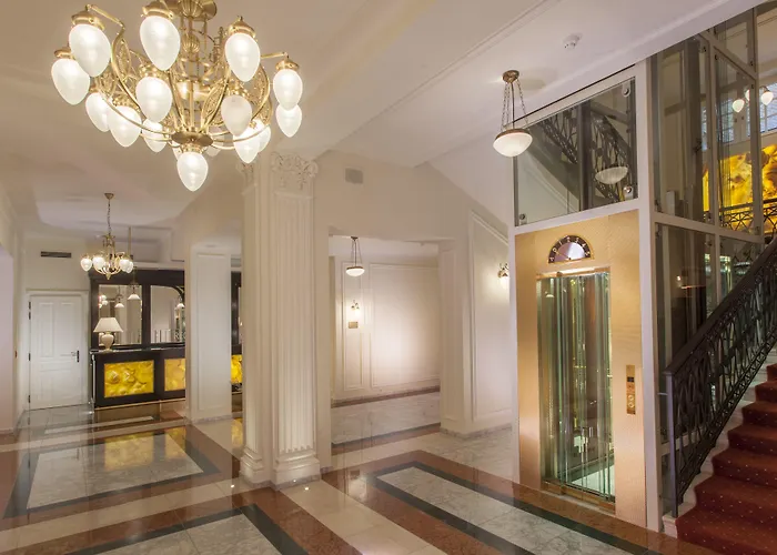 Luxury Olympic Palace Hotell